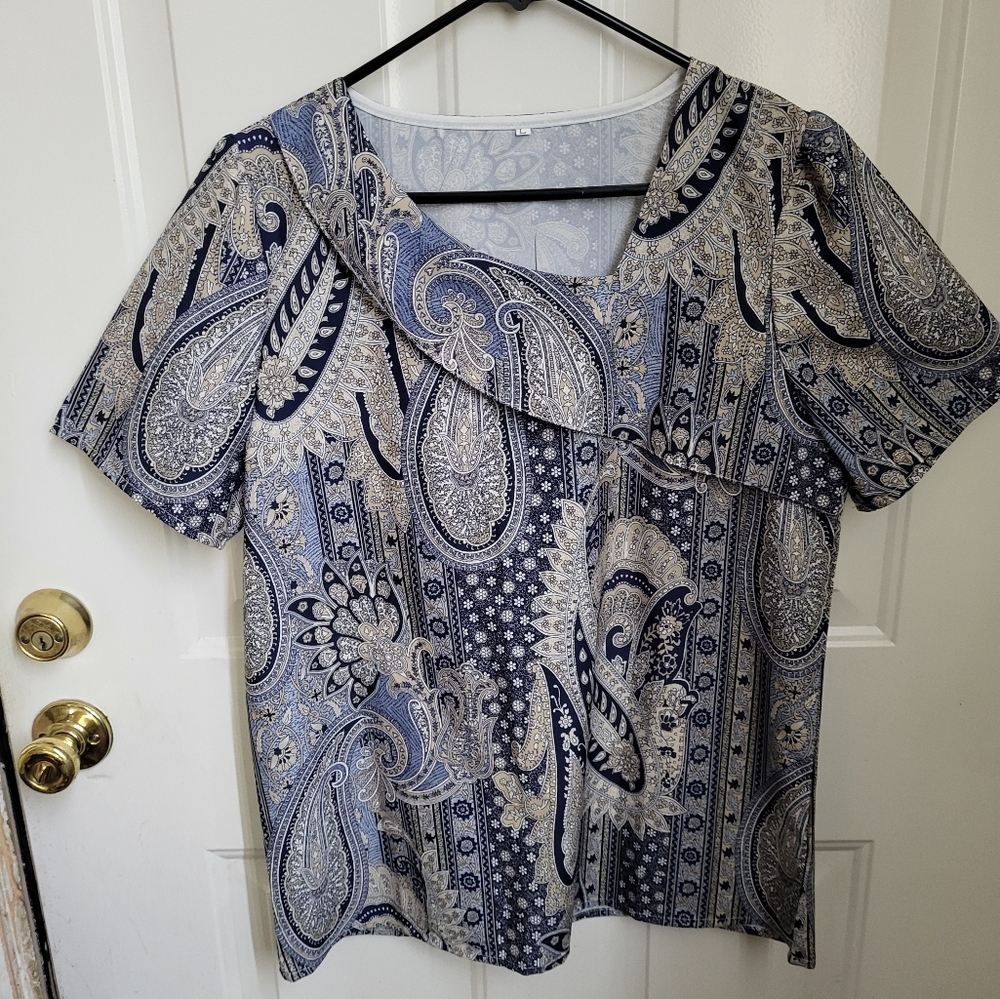 Ladies Short Sleeve With Asymmetrical Collar Paisley Print Blouse Sz L NEW
